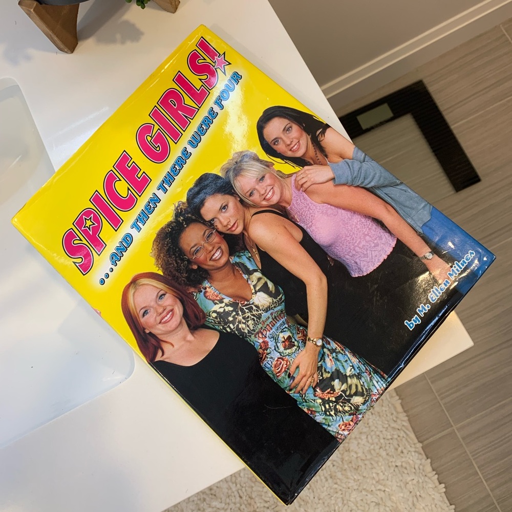 1998 Hard Cover Spice Girls Collectors Book